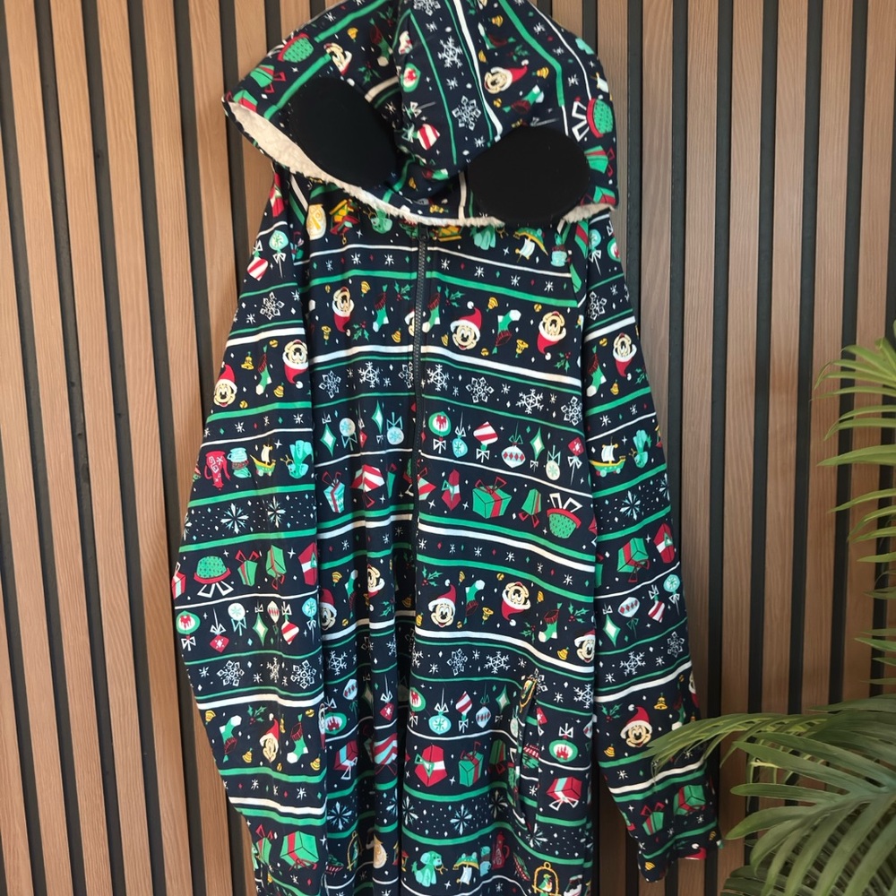 Disney XMAS Holiday Pajama Suit - Picture 2 of 12